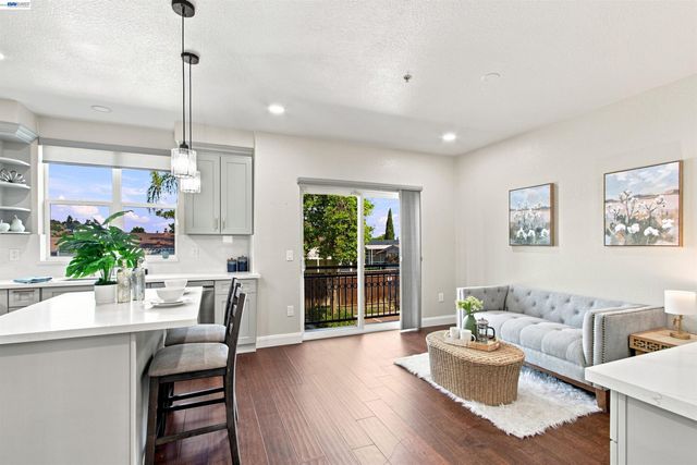37 Esfahan Dr, San Jose, CA 95111