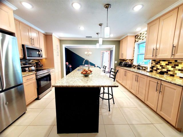 804 ROBIN AVENUE, Palm Harbor, FL 34683