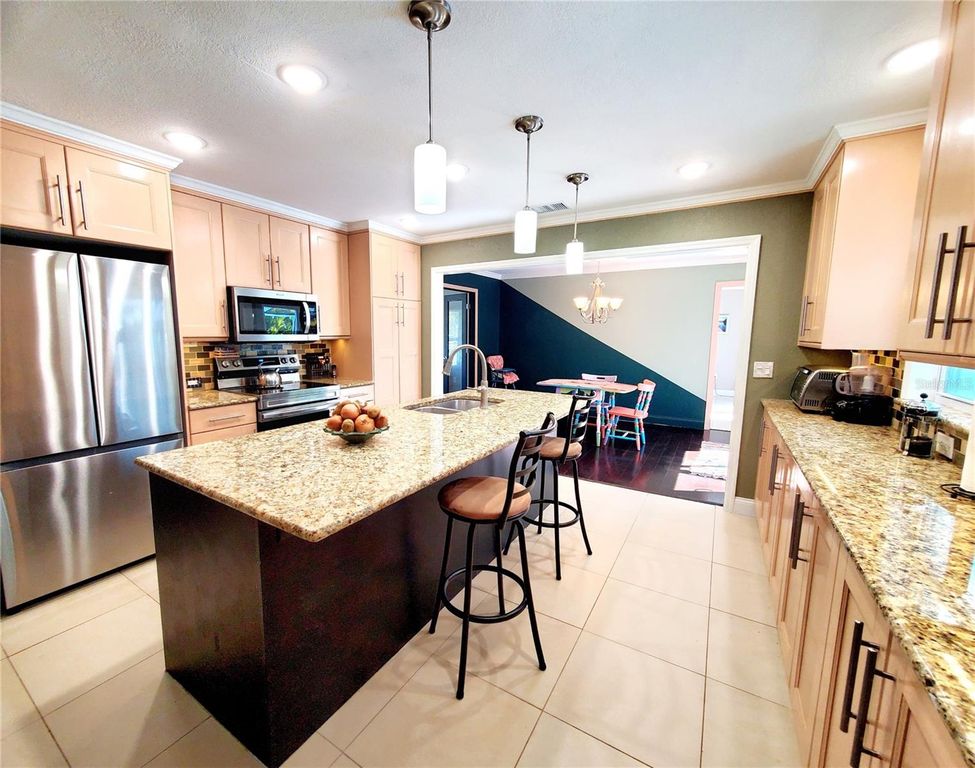 Image 12 of property listing at 804 ROBIN AVENUE, Palm Harbor, FL 34683