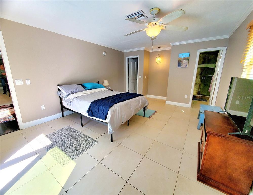 Image 20 of property listing at 804 ROBIN AVENUE, Palm Harbor, FL 34683