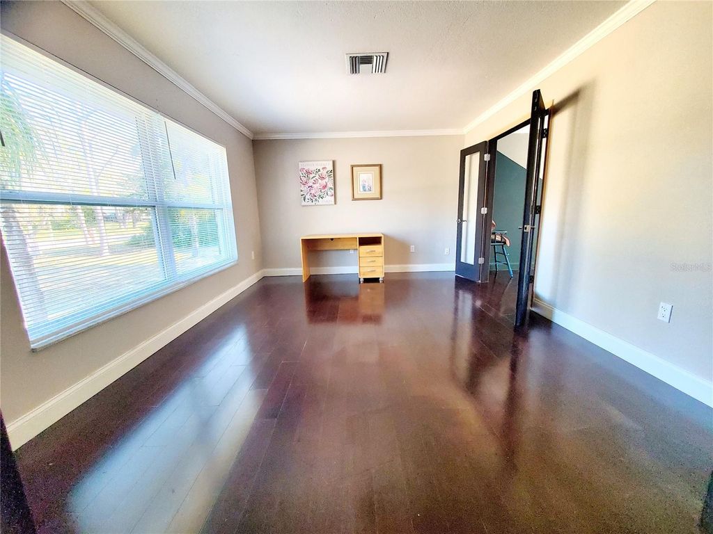 Image 4 of property listing at 804 ROBIN AVENUE, Palm Harbor, FL 34683