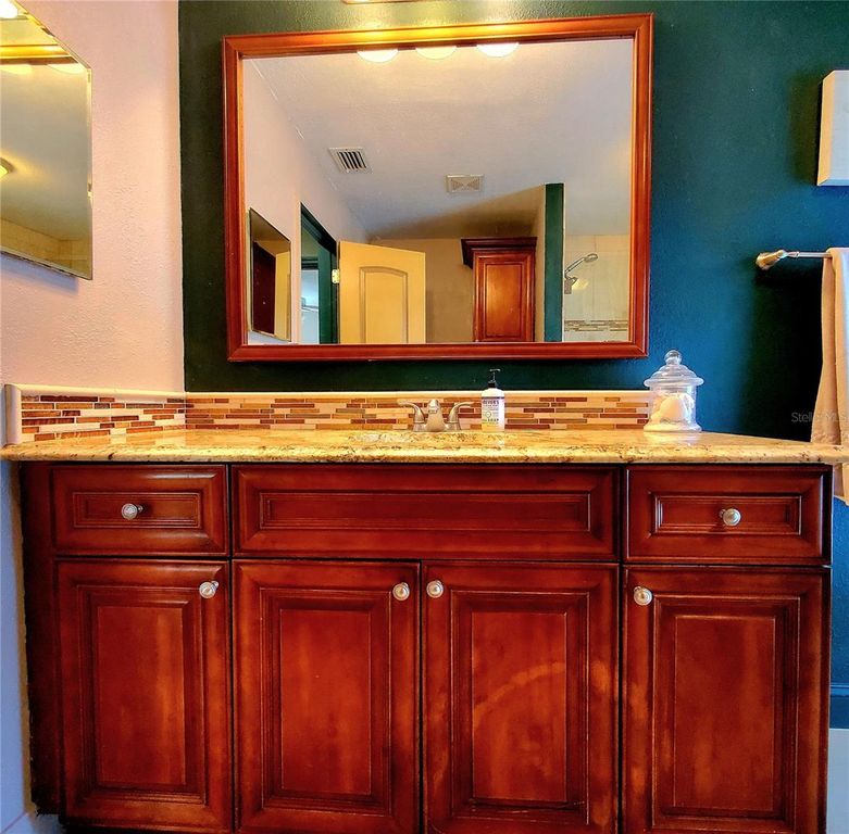 Image 31 of property listing at 804 ROBIN AVENUE, Palm Harbor, FL 34683