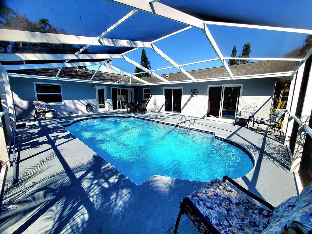 Image 44 of property listing at 804 ROBIN AVENUE, Palm Harbor, FL 34683