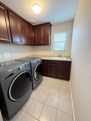 9519 W Fallen Leaf Lane, Peoria, AZ 85383