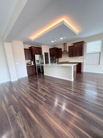 9519 W Fallen Leaf Lane, Peoria, AZ 85383