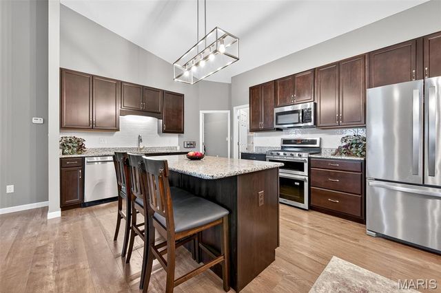 412 Charlestowne Place Drive, St Charles, MO 63301