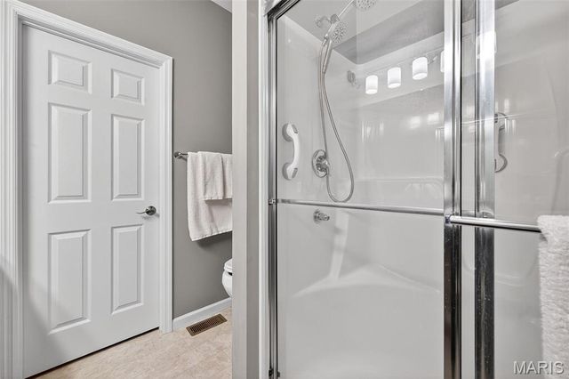 412 Charlestowne Place Drive, St Charles, MO 63301