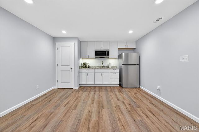 412 Charlestowne Place Drive, St Charles, MO 63301