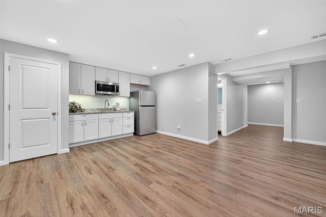 412 Charlestowne Place Drive, St Charles, MO 63301