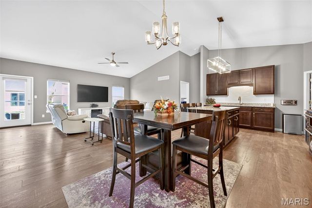 412 Charlestowne Place Drive, St Charles, MO 63301