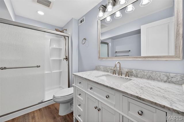 412 Charlestowne Place Drive, St Charles, MO 63301