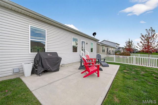 412 Charlestowne Place Drive, St Charles, MO 63301