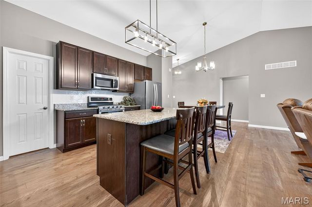 412 Charlestowne Place Drive, St Charles, MO 63301