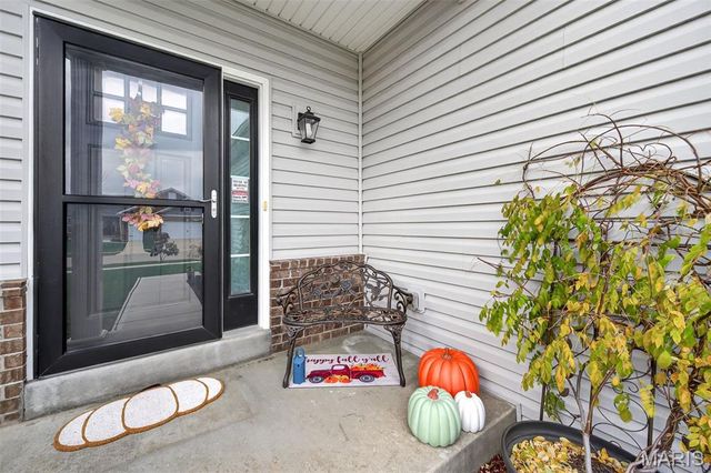 412 Charlestowne Place Drive, St Charles, MO 63301