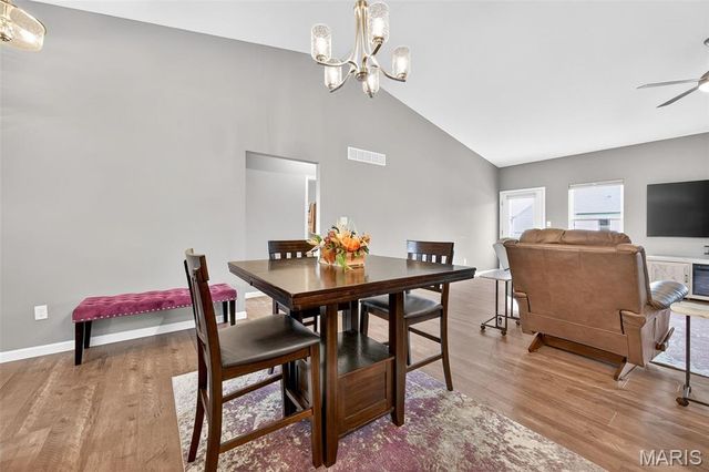 412 Charlestowne Place Drive, St Charles, MO 63301