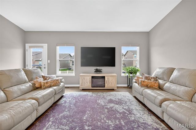 412 Charlestowne Place Drive, St Charles, MO 63301