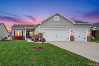 412 Charlestowne Place Drive, St Charles, MO 63301