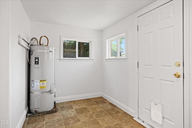 407 W Jackson Street, Medford, OR 97501