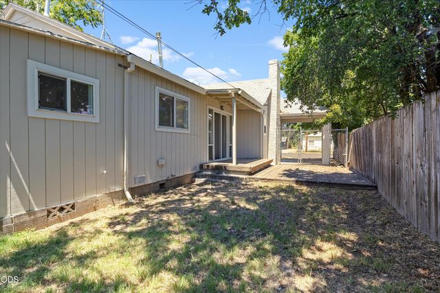 407 W Jackson Street, Medford, OR 97501