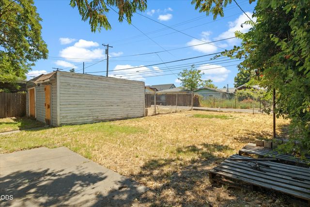 407 W Jackson Street, Medford, OR 97501