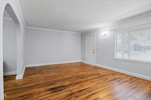 407 W Jackson Street, Medford, OR 97501