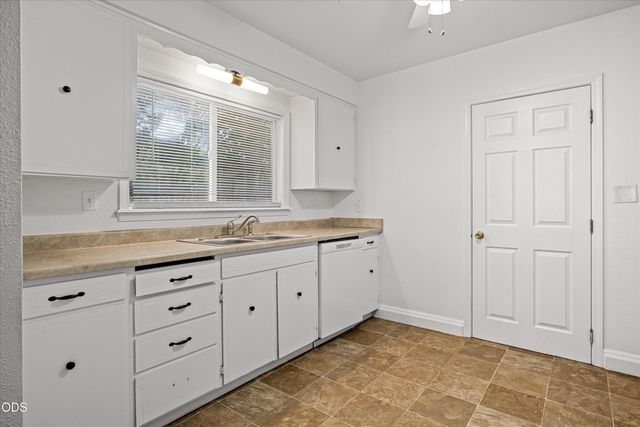 407 W Jackson Street, Medford, OR 97501