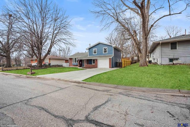 6626 Bethany Park Drive, Lincoln, NE 68505