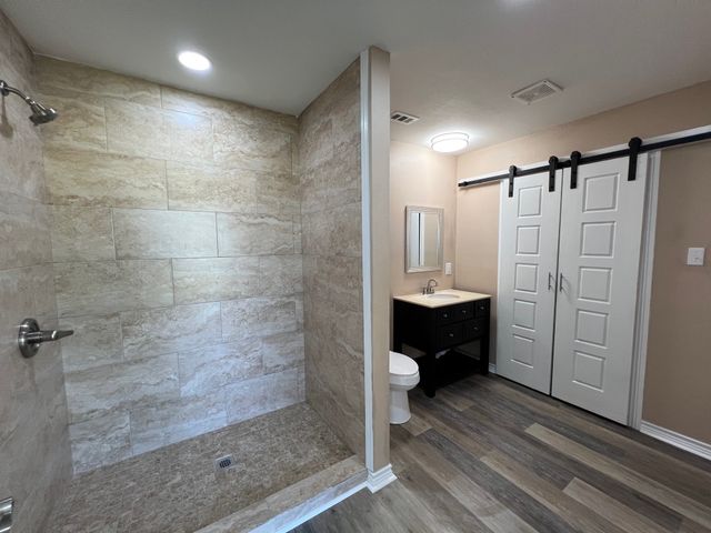 8740 County Road 2403, Tool, TX 75143