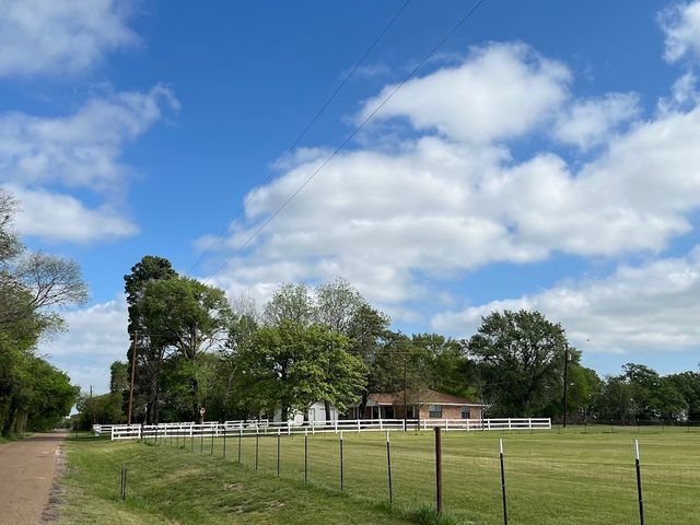 8740 County Road 2403, Tool, TX 75143