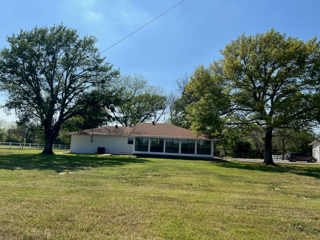 8740 County Road 2403, Tool, TX 75143