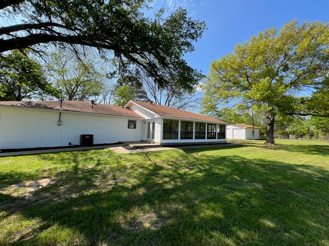 8740 County Road 2403, Tool, TX 75143