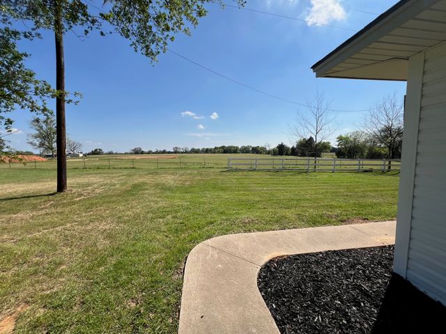 8740 County Road 2403, Tool, TX 75143