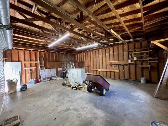 8740 County Road 2403, Tool, TX 75143