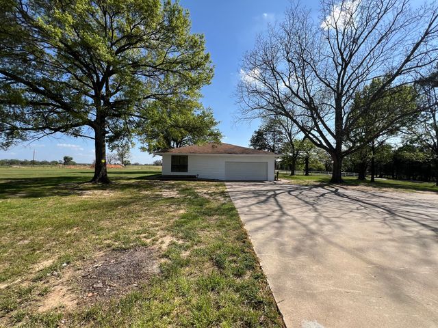 8740 County Road 2403, Tool, TX 75143