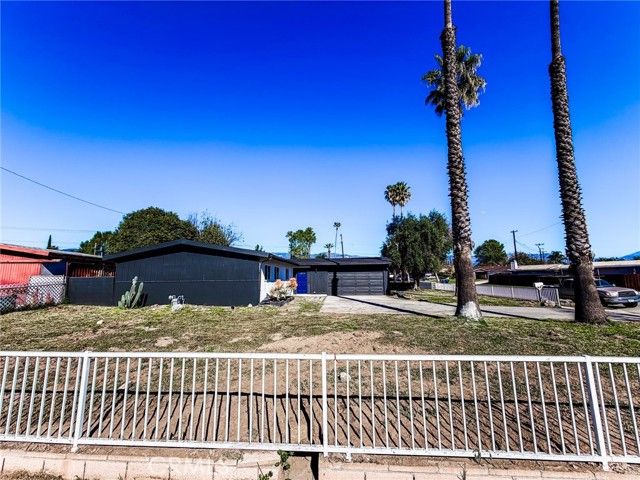 1444 N Pennsylvania, San Bernardino, CA 92411