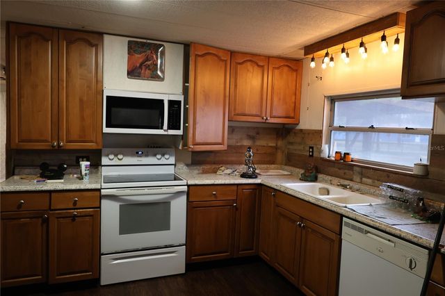 1133 LIVE OAK LANE, Lutz, FL 33549