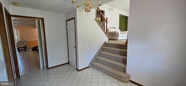 13 TUSCARORA CIR, Old Bridge, NJ 08857