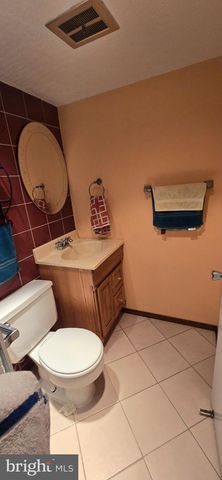 13 TUSCARORA CIR, Old Bridge, NJ 08857