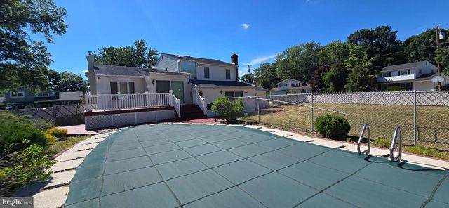13 TUSCARORA CIR, Old Bridge, NJ 08857
