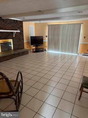 13 TUSCARORA CIR, Old Bridge, NJ 08857