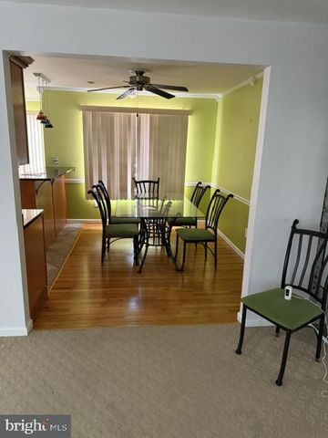 13 TUSCARORA CIR, Old Bridge, NJ 08857
