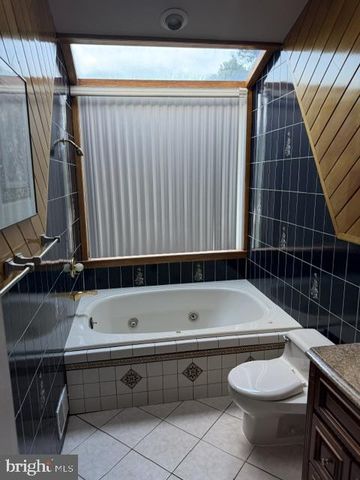 13 TUSCARORA CIR, Old Bridge, NJ 08857