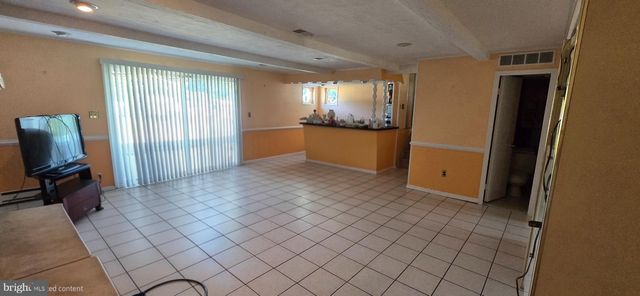 13 TUSCARORA CIR, Old Bridge, NJ 08857