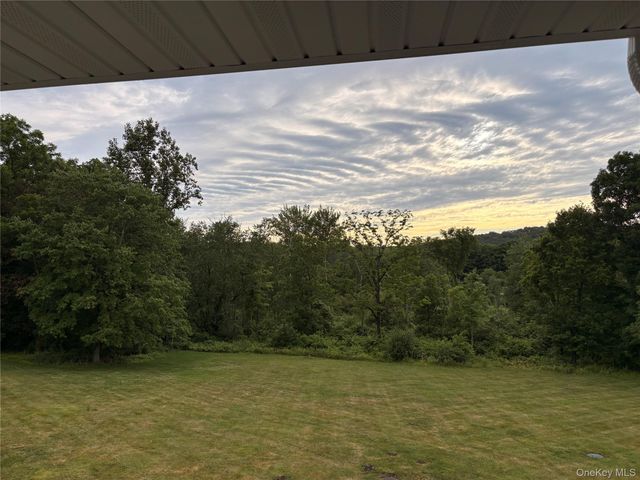 103 Woods Brooke Drive, Mahopac, NY 10541
