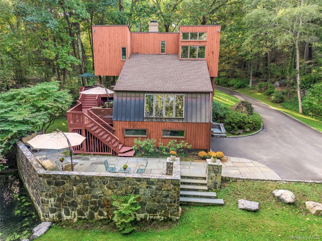 7 Cabin Ridge Road, Chappaqua, NY 10514 — photo 2