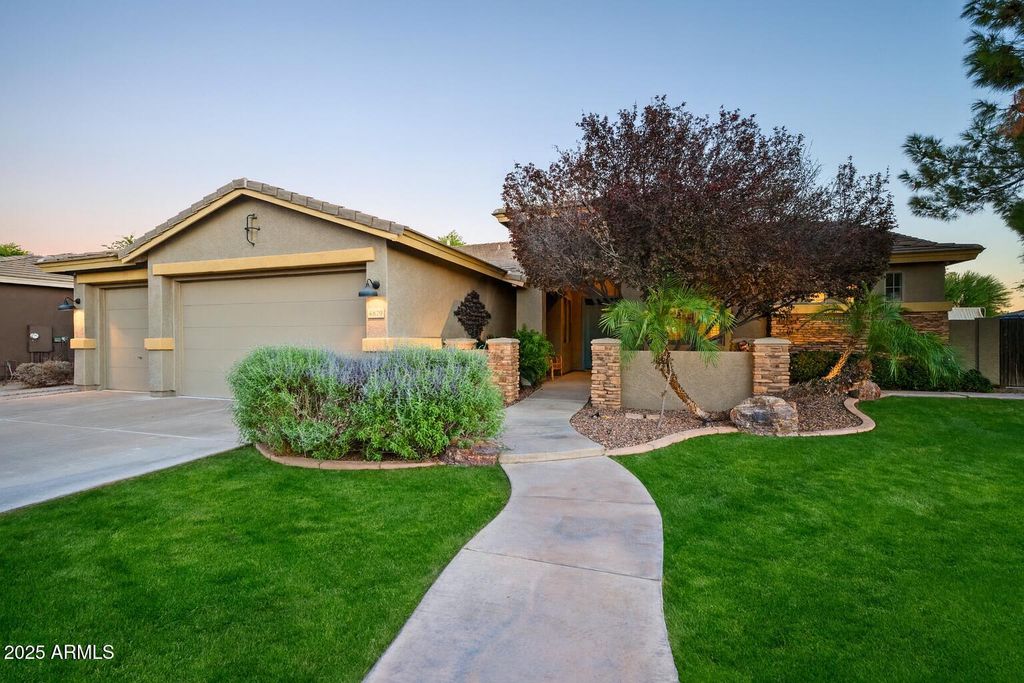 Image 1 of property listing at 4879 S Fresno Street, Chandler, AZ 85249