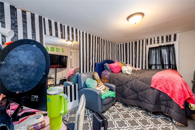 10 Worthington Avenue, Geneva City, NY 14456