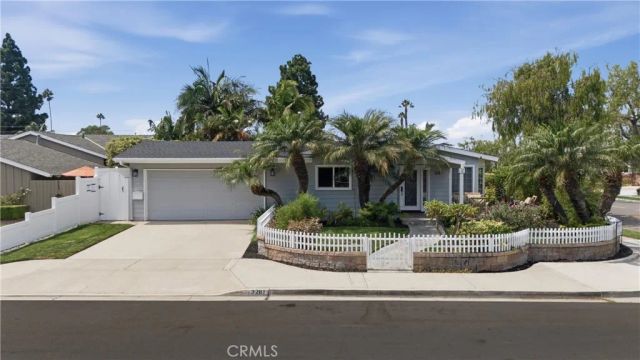 3281 Michigan Avenue, Costa Mesa, CA 92626