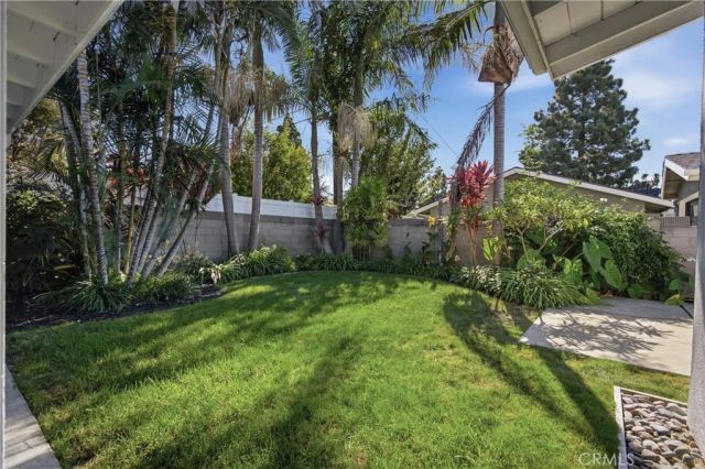 3281 Michigan Avenue, Costa Mesa, CA 92626