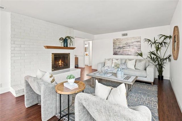 3281 Michigan Avenue, Costa Mesa, CA 92626